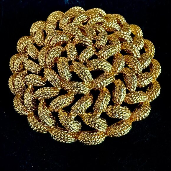 Monet Vintage Round Textured Gold Plated, Braided Brooch Pin - Picture 7 of 7